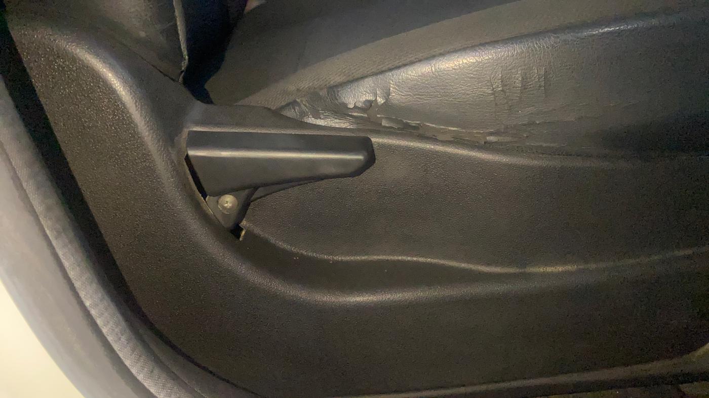 2018 Tata Tiago XT PETROL, Petrol, Manual, 75,925 km, Driver Side Adjustment Panel