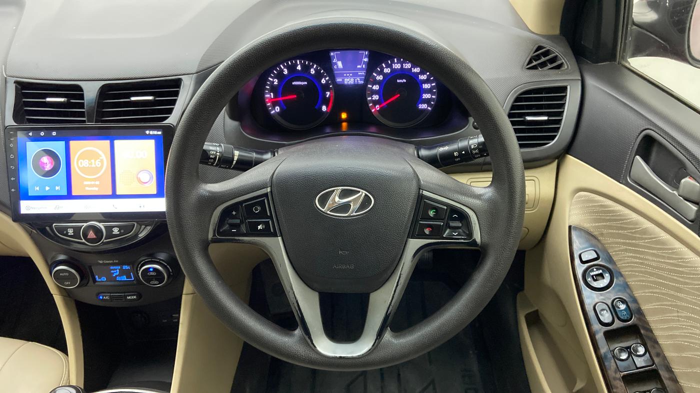 2017 Hyundai Verna 1.6 VTVT SX, CNG, Manual, 86,015 km, Steering Wheel Close Up