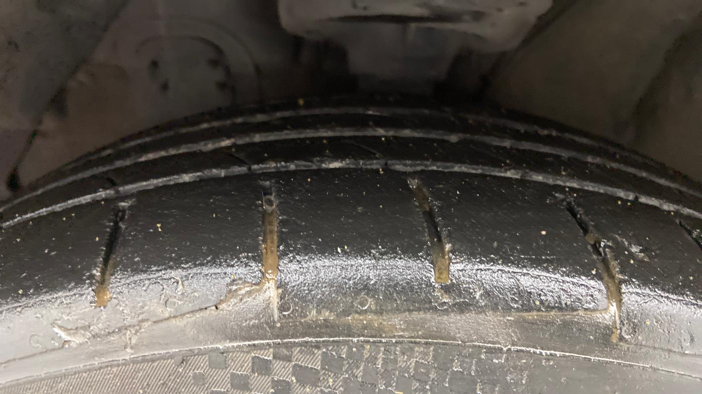 2017 Hyundai Verna 1.6 VTVT SX, CNG, Manual, 86,015 km, Left Front Tyre Tread