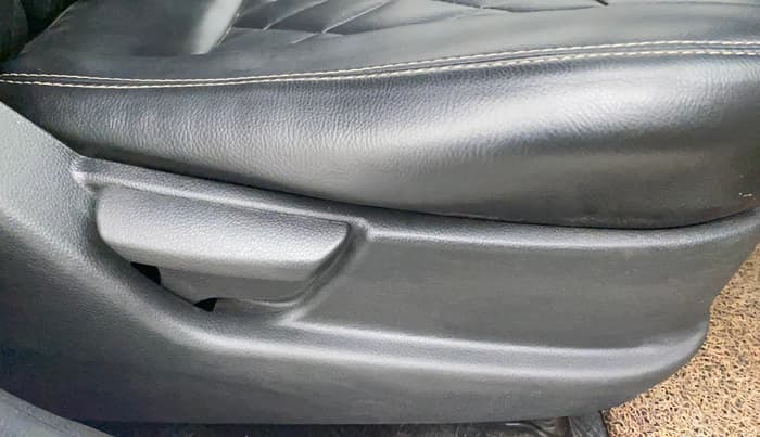 2014 Hyundai Eon ERA +, Petrol, Manual, 88,643 km, Driver Side Adjustment Panel