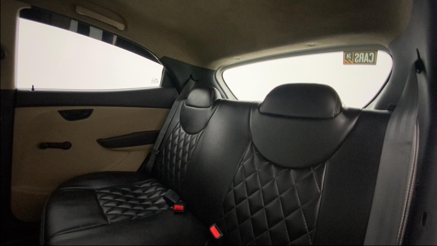 2014 Hyundai Eon ERA +, Petrol, Manual, 88,643 km, Right Side Rear Door Cabin