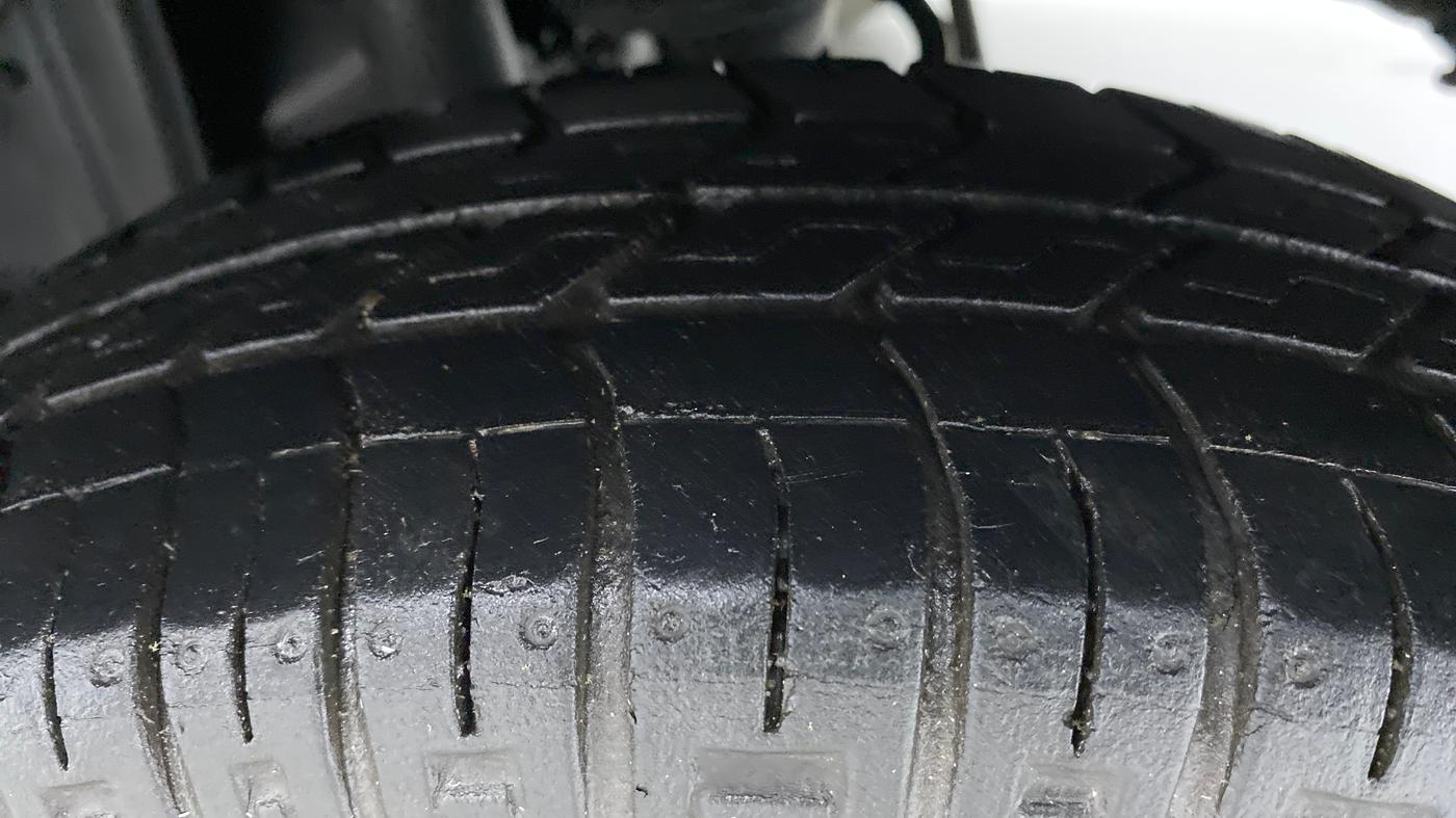 2018 Maruti Alto 800 LXI, Petrol, Manual, 44,762 km, Left Rear Tyre Tread