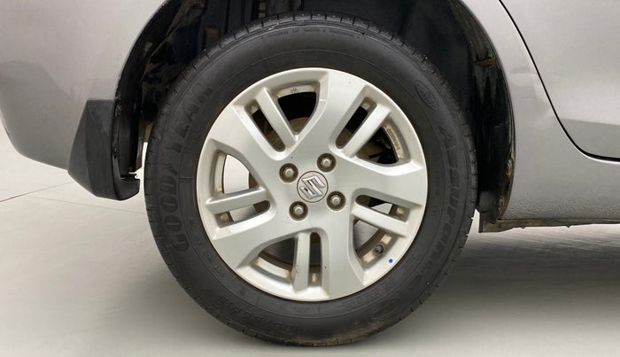 2014 Maruti Swift Dzire ZXI, Petrol, Manual, 95,215 km, Right Rear Wheel