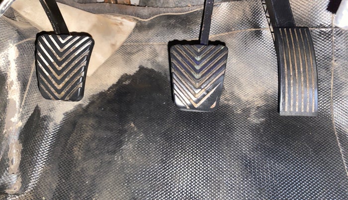 2017 Hyundai Verna FLUIDIC 4S 1.4 VTVT, CNG, Manual, 1,05,023 km, Pedals