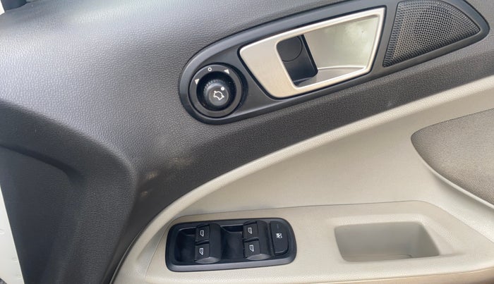 2014 Ford Ecosport TITANIUM 1.5L DIESEL, Diesel, Manual, 98,993 km, Driver Side Door Panels Control