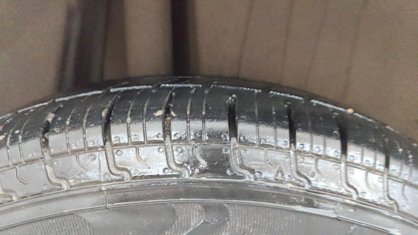 2017 Maruti Dzire VXI, Petrol, Manual, 62,502 km, Right Rear Tyre Tread