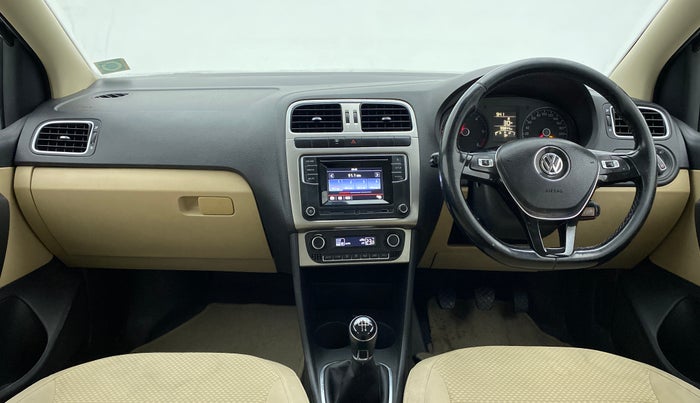 2017 Volkswagen Polo HIGHLINE1.5L, Diesel, Manual, 99,844 km, Dashboard
