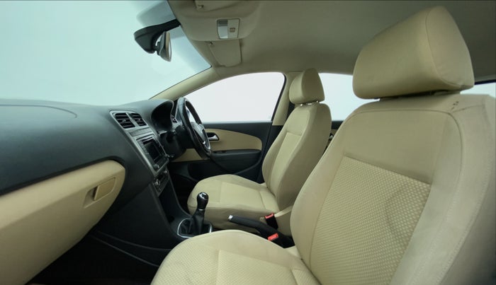 2017 Volkswagen Polo HIGHLINE1.5L, Diesel, Manual, 99,844 km, Right Side Front Door Cabin
