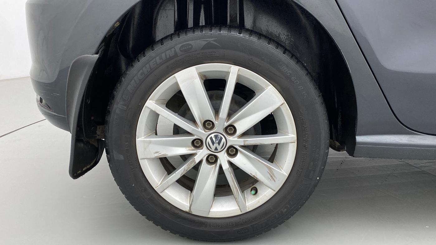 2017 Volkswagen Polo HIGHLINE1.5L, Diesel, Manual, 99,844 km, Right Rear Wheel