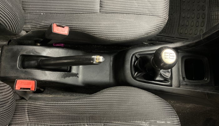 2013 Maruti Swift ZDI, Diesel, Manual, 1,02,438 km, Gear Lever