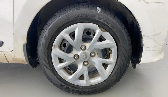 2017 Hyundai Grand i10 1.2 KAPPA SPORTZ (O), Petrol, Manual, 93,885 km, Right Front Wheel