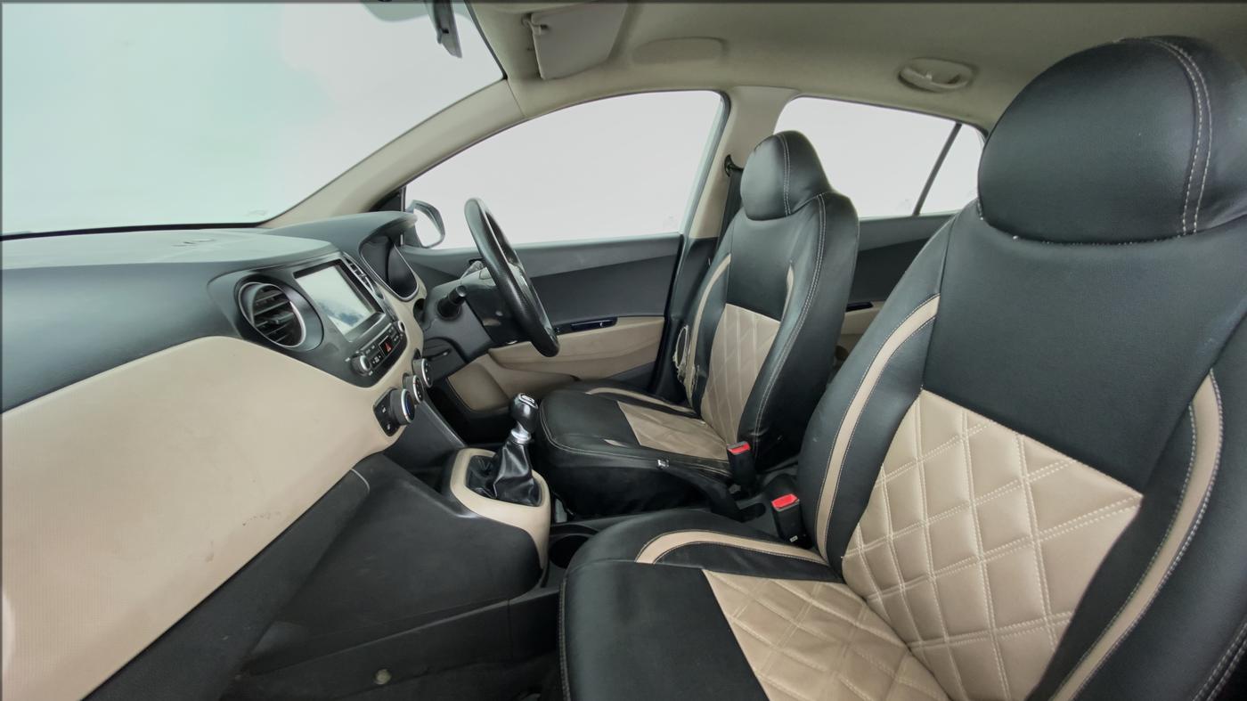 2017 Hyundai Grand i10 1.2 KAPPA SPORTZ (O), Petrol, Manual, 93,885 km, Right Side Front Door Cabin
