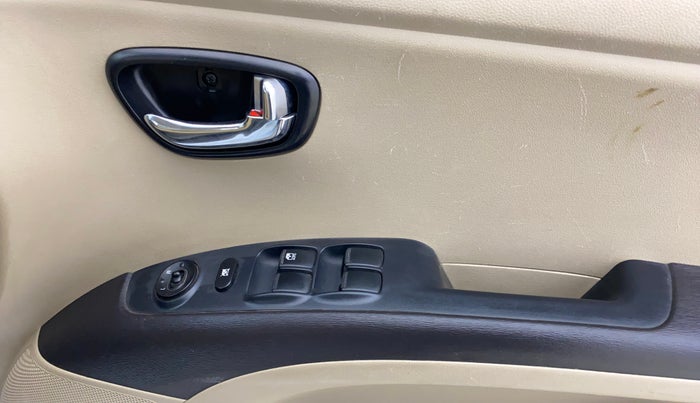 2013 Hyundai i10 SPORTZ 1.2 AT, Petrol, Automatic, 8,520 km, Driver Side Door Panels Control