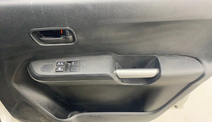 2020 Maruti IGNIS SIGMA 1.2, Petrol, Manual, 57,722 km, Driver Side Door Panels Control
