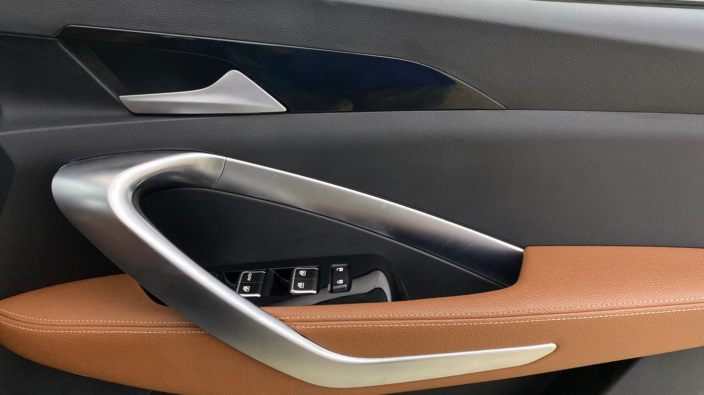 2021 MG HECTOR PLUS SHARP 1.5 PETROL TURBO CVT 6-STR, Petrol, Automatic, 16,792 km, Driver Side Door Panels Control