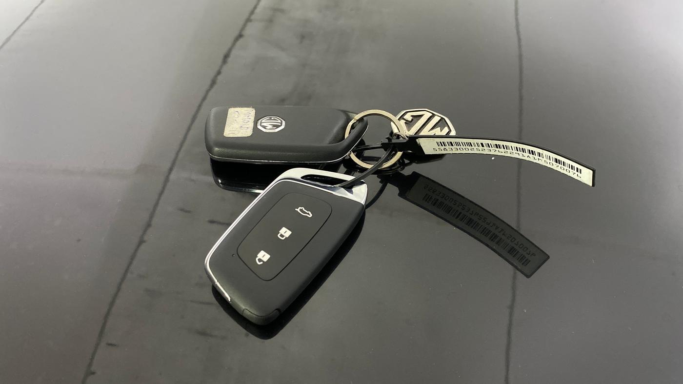 2021 MG HECTOR PLUS SHARP 1.5 PETROL TURBO CVT 6-STR, Petrol, Automatic, 16,792 km, Key Close Up