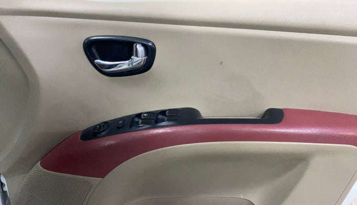 2013 Hyundai i10 MAGNA 1.2, Petrol, Manual, 53,209 km, Driver Side Door Panels Control