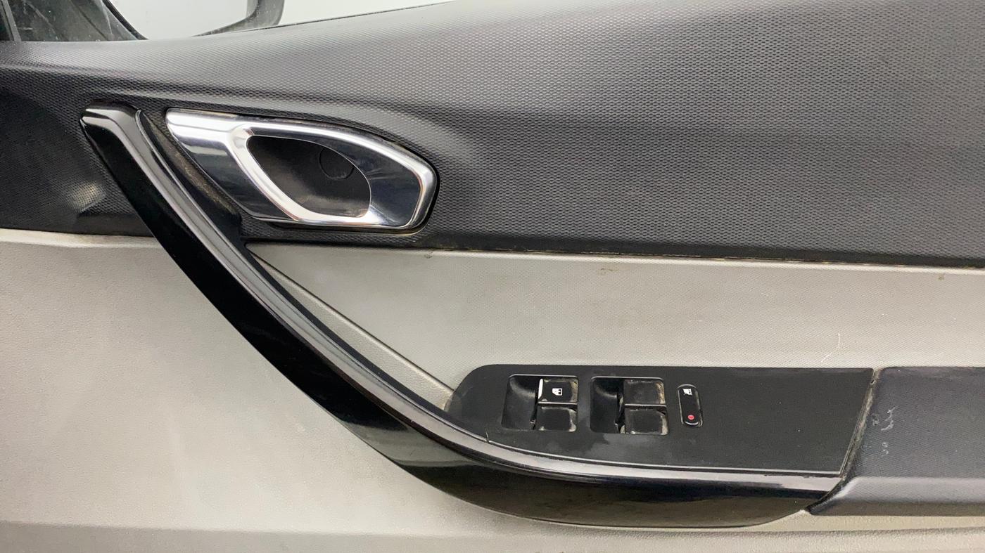 2020 Tata Tiago XZ PLUS PETROL, Petrol, Manual, 64,223 km, Driver Side Door Panels Control