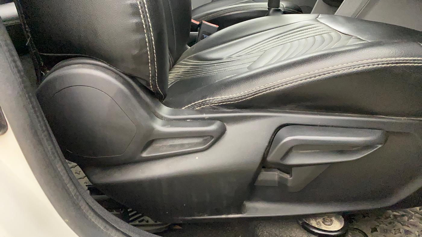 2020 Tata Tiago XZ PLUS PETROL, Petrol, Manual, 64,223 km, Driver Side Adjustment Panel