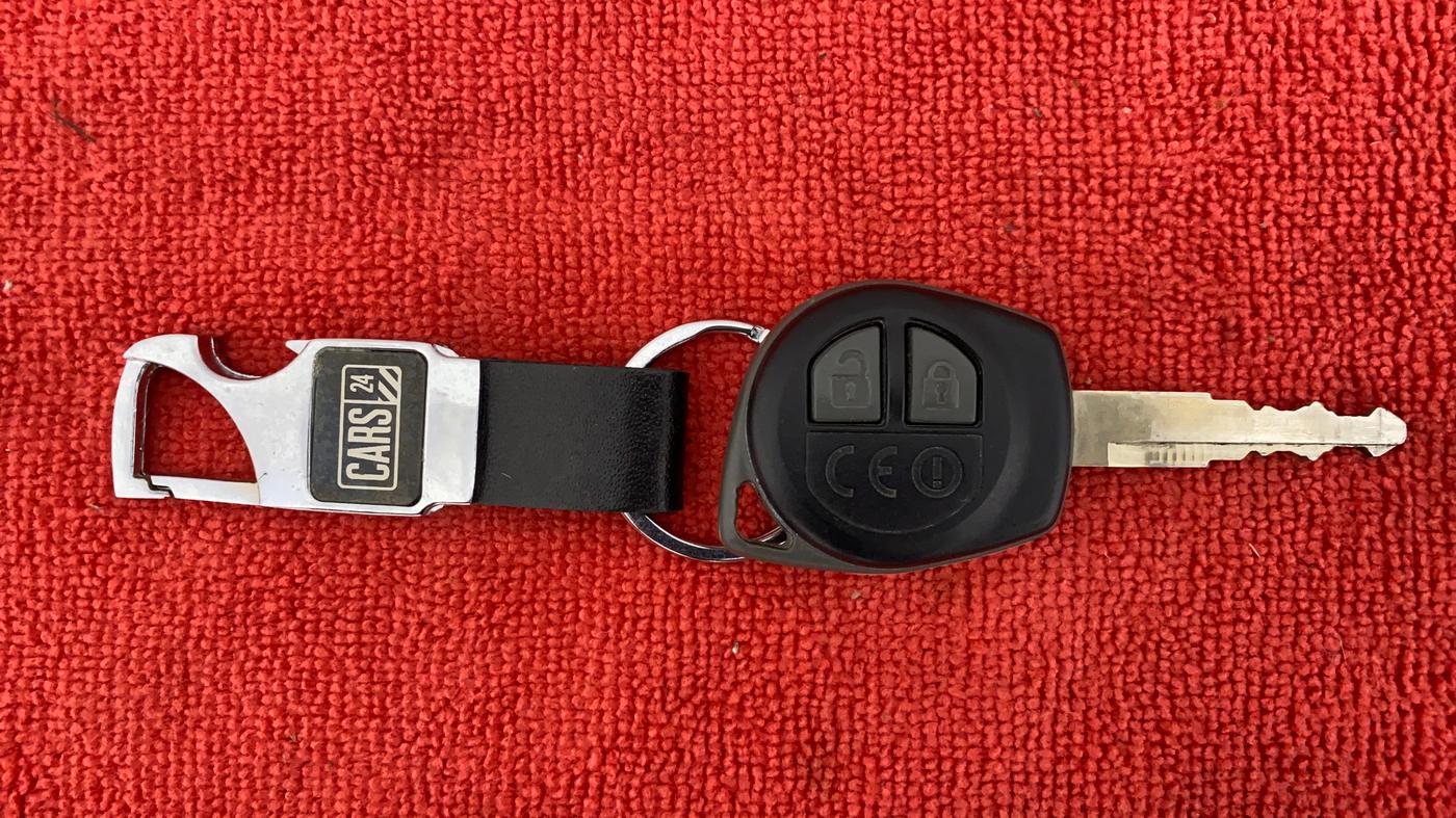 2020 Maruti Dzire VXI AMT, Petrol, Automatic, 17,157 km, Key Close Up