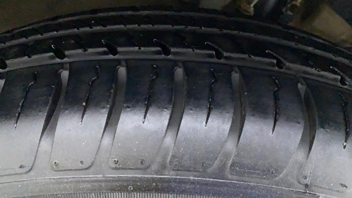2020 Maruti Dzire VXI AMT, Petrol, Automatic, 17,157 km, Right Rear Tyre Tread