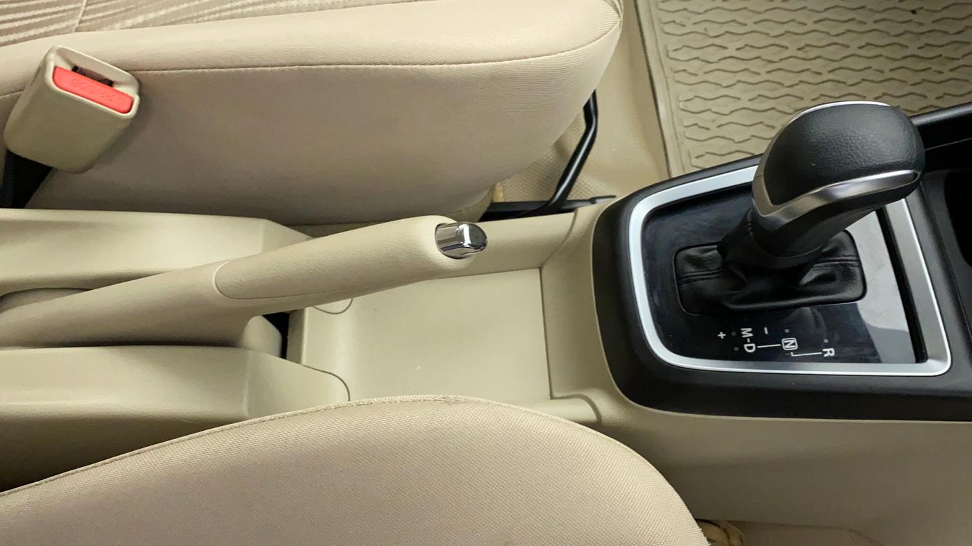 2020 Maruti Dzire VXI AMT, Petrol, Automatic, 17,157 km, Gear Lever