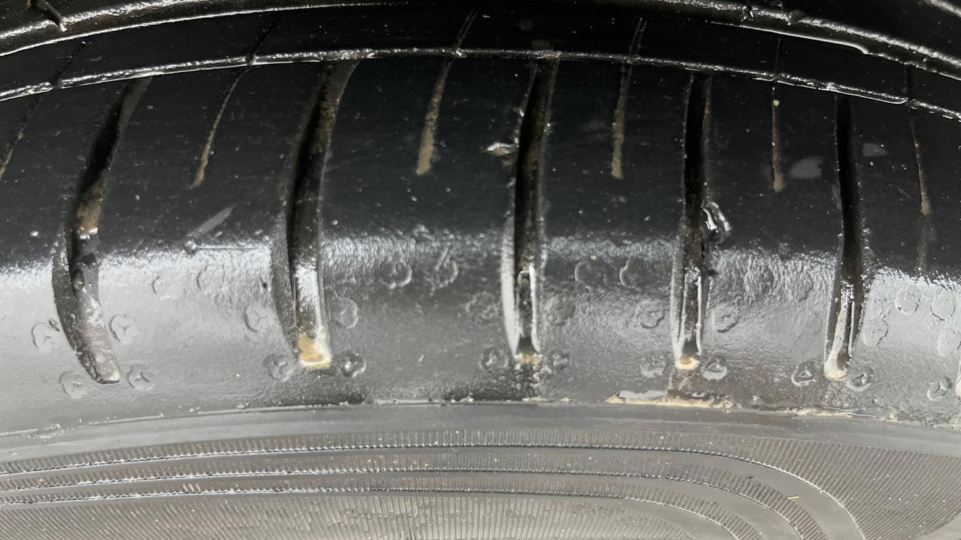 2022 MG HECTOR SHARP 1.5 PETROL CVT, Petrol, Automatic, 25,827 km, Right Front Tyre Tread