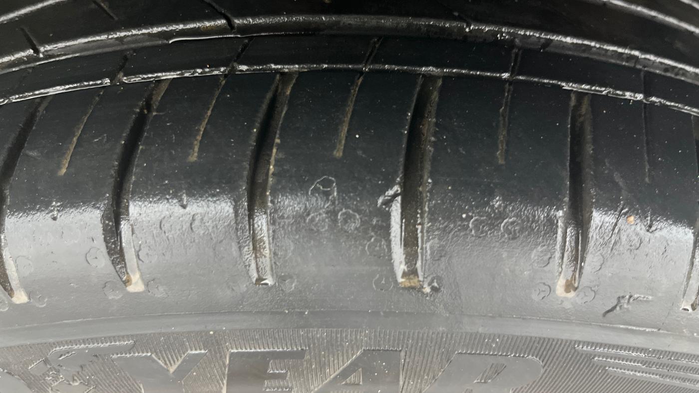 2022 MG HECTOR SHARP 1.5 PETROL CVT, Petrol, Automatic, 25,827 km, Left Front Tyre Tread