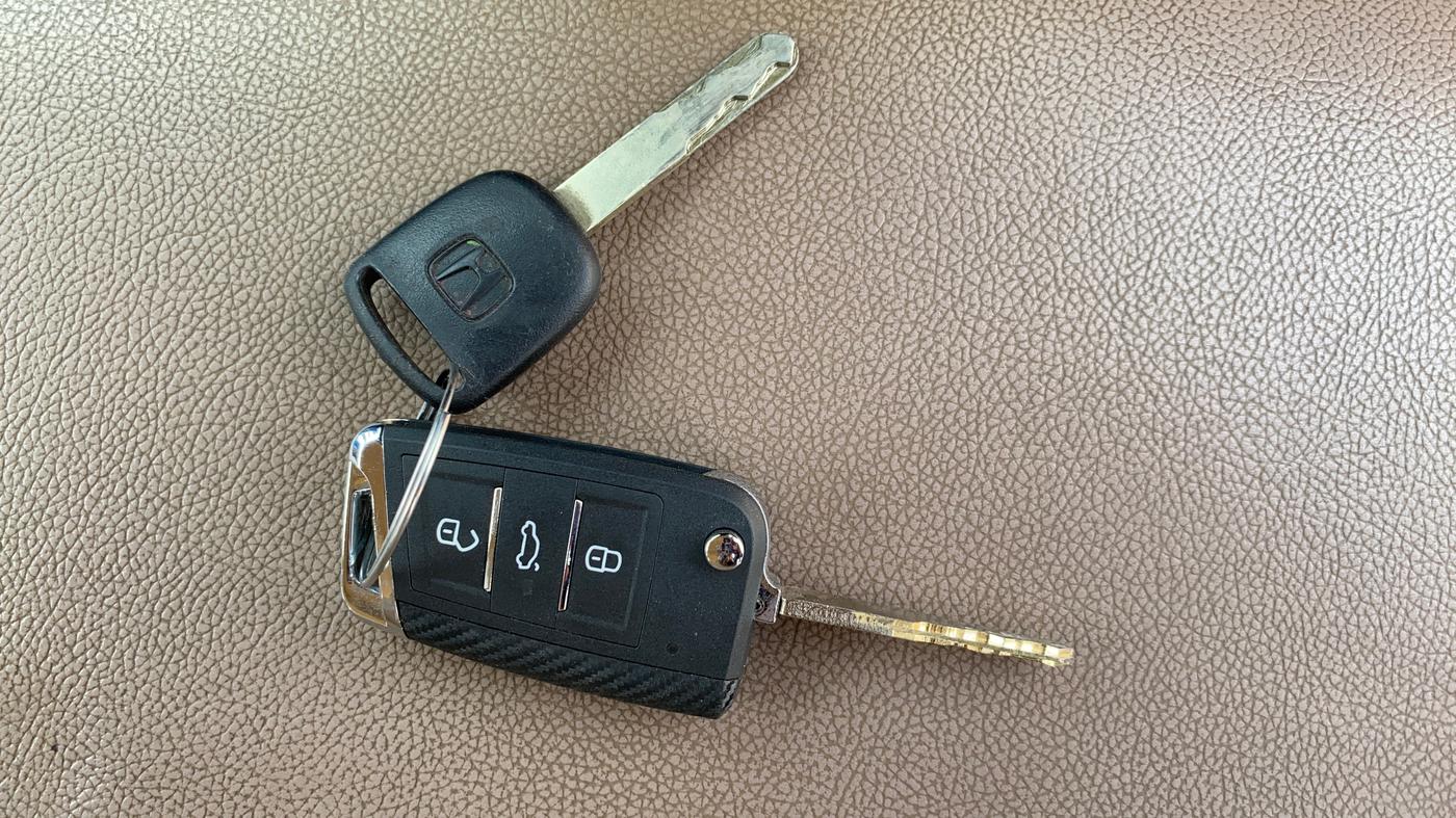 2013 Honda Brio S MT, Petrol, Manual, 67,805 km, Key Close Up