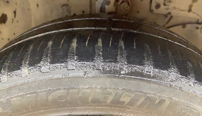 2013 Honda Brio S MT, Petrol, Manual, 67,800 km, Right Front Tyre Tread