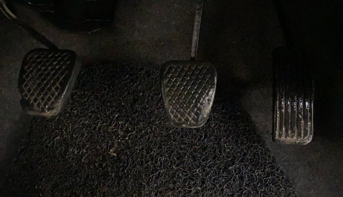 2013 Honda Brio S MT, Petrol, Manual, 67,800 km, Pedals