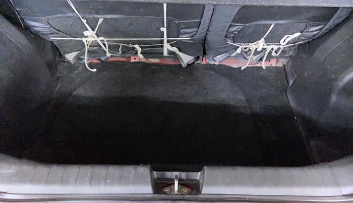 2017 Maruti Baleno ZETA PETROL 1.2, Petrol, Manual, 1,05,591 km, Boot Inside