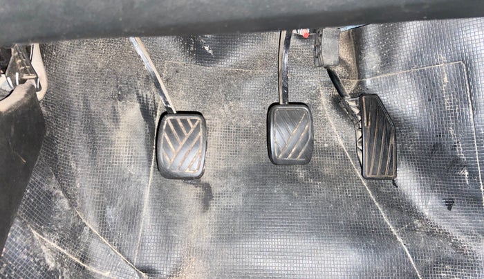 2017 Maruti Baleno ZETA PETROL 1.2, Petrol, Manual, 1,05,591 km, Pedals