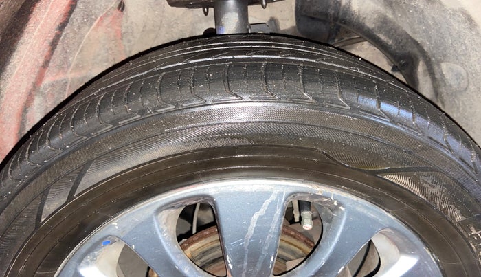 2017 Maruti Baleno ZETA PETROL 1.2, Petrol, Manual, 1,05,591 km, Right Front Tyre Tread