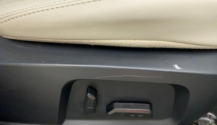 2021 Tata Safari XZA PLUS 6S, Diesel, Automatic, 92,333 km, Driver Side Adjustment Panel