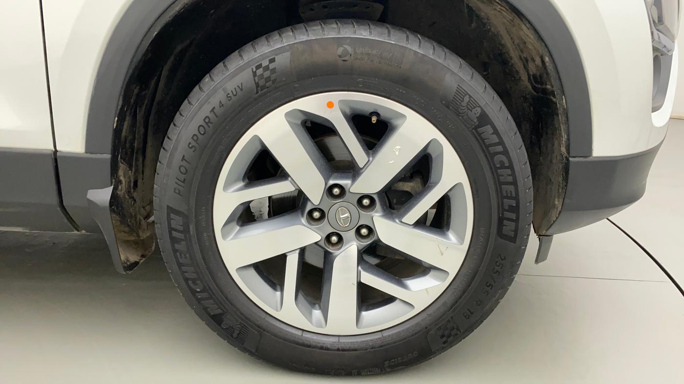 2021 Tata Safari XZA PLUS 6S, Diesel, Automatic, 92,333 km, Right Front Wheel