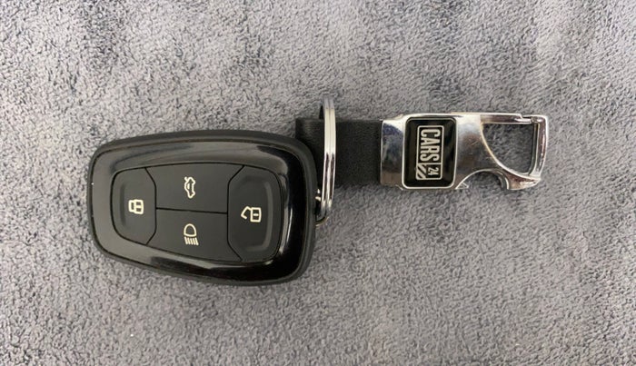 2021 Tata Safari XZA PLUS 6S, Diesel, Automatic, 92,333 km, Key Close Up