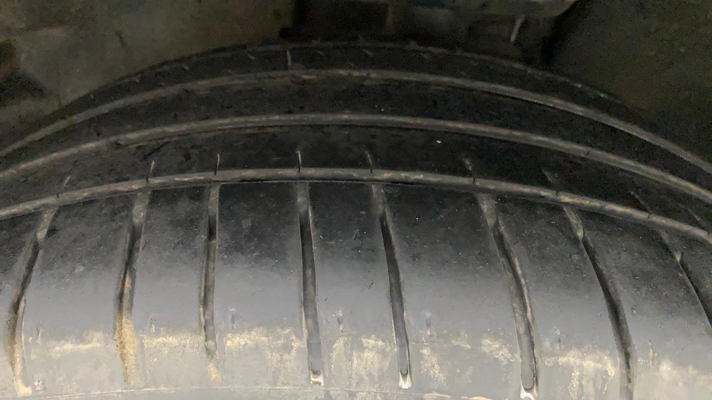 2021 Tata Safari XZA PLUS 6S, Diesel, Automatic, 92,333 km, Left Front Tyre Tread