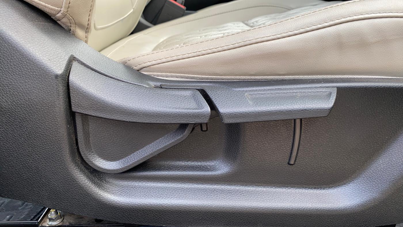 2019 KIA SELTOS HTX 1.5 PETROL, Petrol, Manual, 65,003 km, Driver Side Adjustment Panel