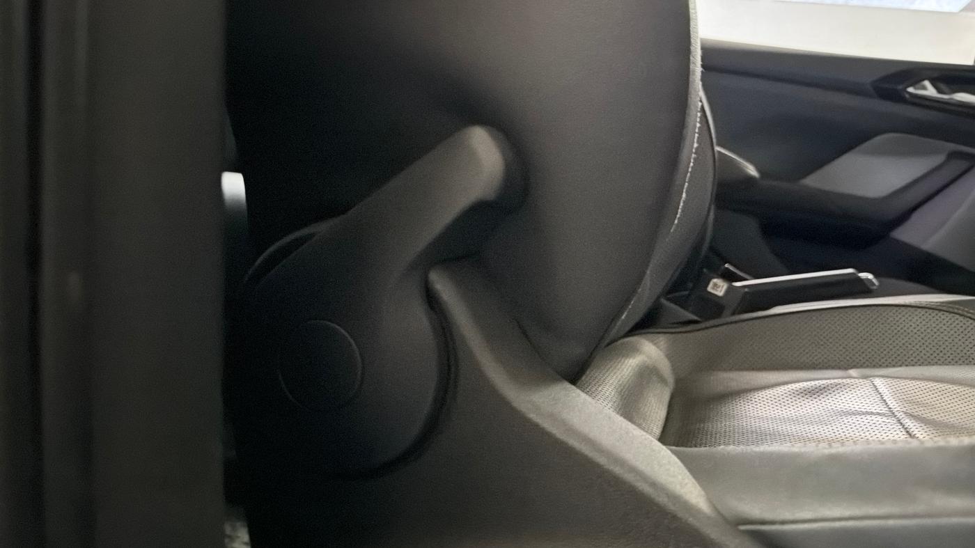 2021 Skoda KUSHAQ STYLE 1.0L TSI AT, Petrol, Automatic, 59,718 km, Driver Side Adjustment Panel