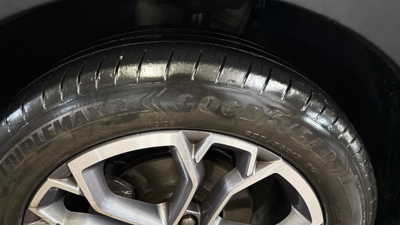 2021 Skoda KUSHAQ STYLE 1.0L TSI AT, Petrol, Automatic, 59,718 km, Left Front Tyre Tread