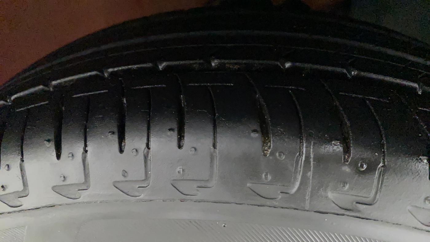 2022 Maruti IGNIS ALPHA 1.2, Petrol, Manual, 12,699 km, Right Front Tyre Tread