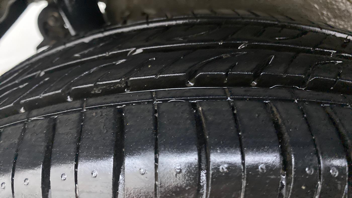 2012 Maruti Wagon R 1.0 VXI, Petrol, Manual, 32,013 km, Right Rear Tyre Tread