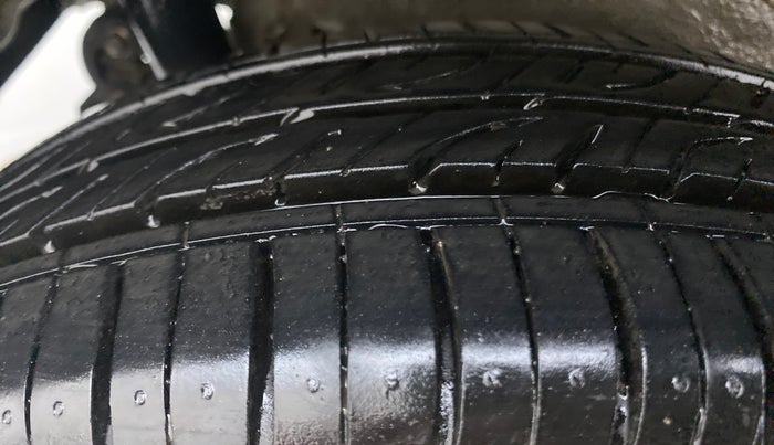 2012 Maruti Wagon R 1.0 VXI, Petrol, Manual, 32,013 km, Right Rear Tyre Tread