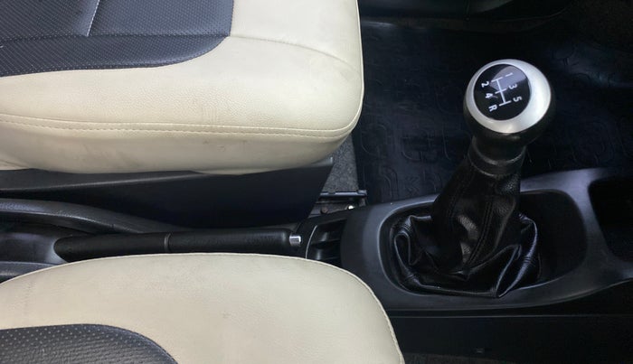 2012 Maruti Wagon R 1.0 VXI, Petrol, Manual, 32,013 km, Gear Lever