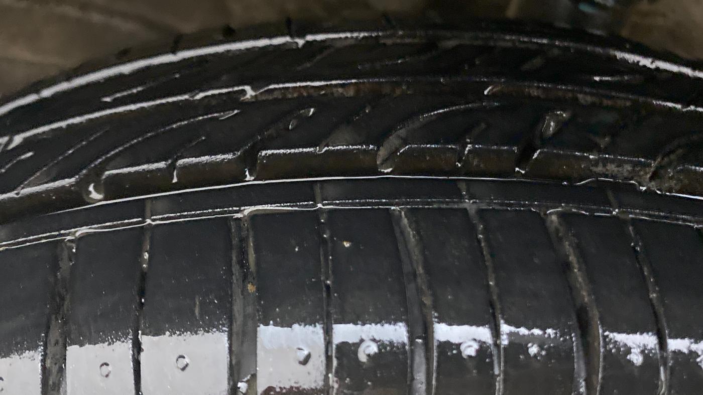 2012 Maruti Wagon R 1.0 VXI, Petrol, Manual, 32,013 km, Left Front Tyre Tread
