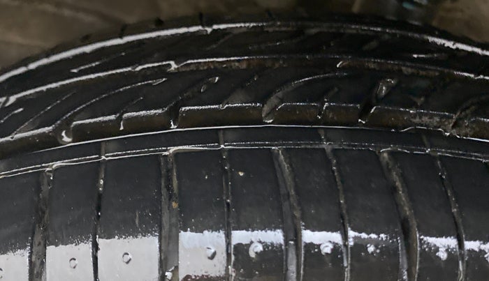2012 Maruti Wagon R 1.0 VXI, Petrol, Manual, 32,013 km, Left Front Tyre Tread