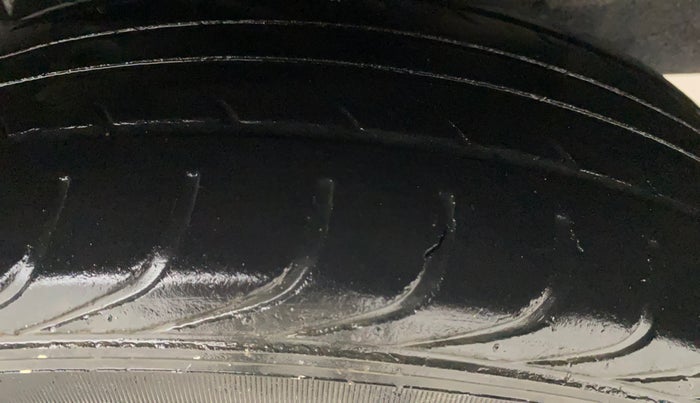 2013 Hyundai i20 MAGNA (O) 1.2, Petrol, Manual, 41,489 km, Left Rear Tyre Tread