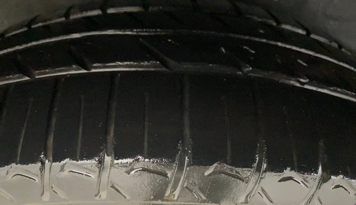 2013 Hyundai i20 MAGNA (O) 1.2, Petrol, Manual, 41,489 km, Right Rear Tyre Tread