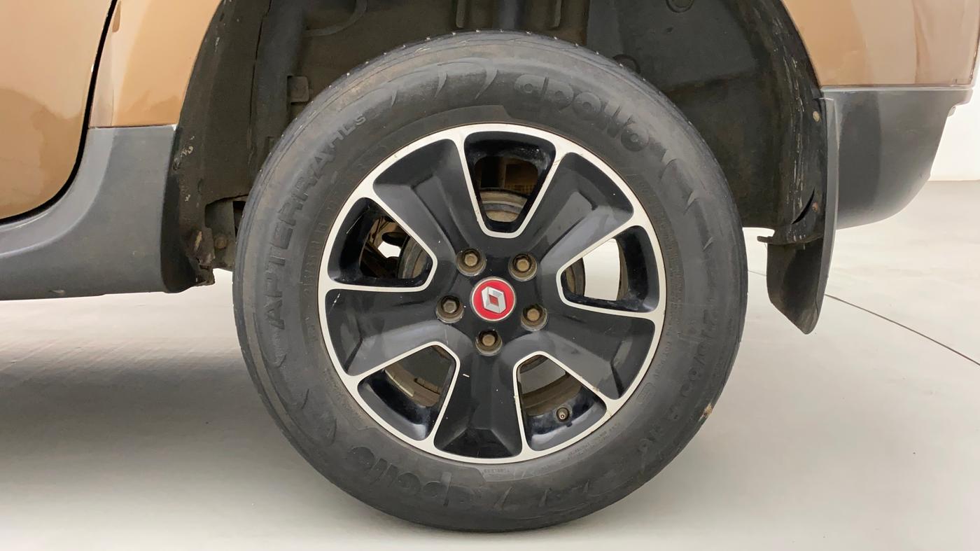 2018 Renault Duster 85 PS RXS MT DIESEL, Diesel, Manual, 1,12,221 km, Left Rear Wheel